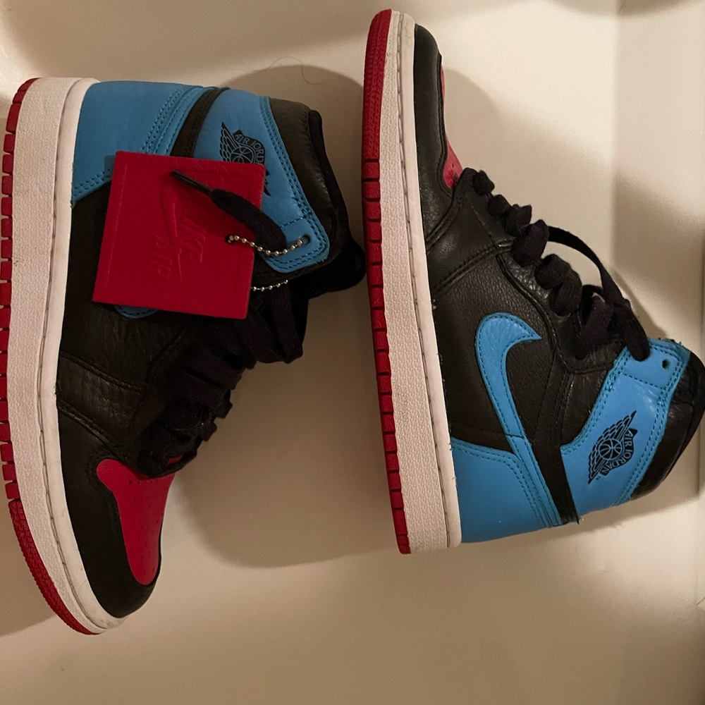 Wmns Air Jordan 1 High OG 'UNC
To Chicago'